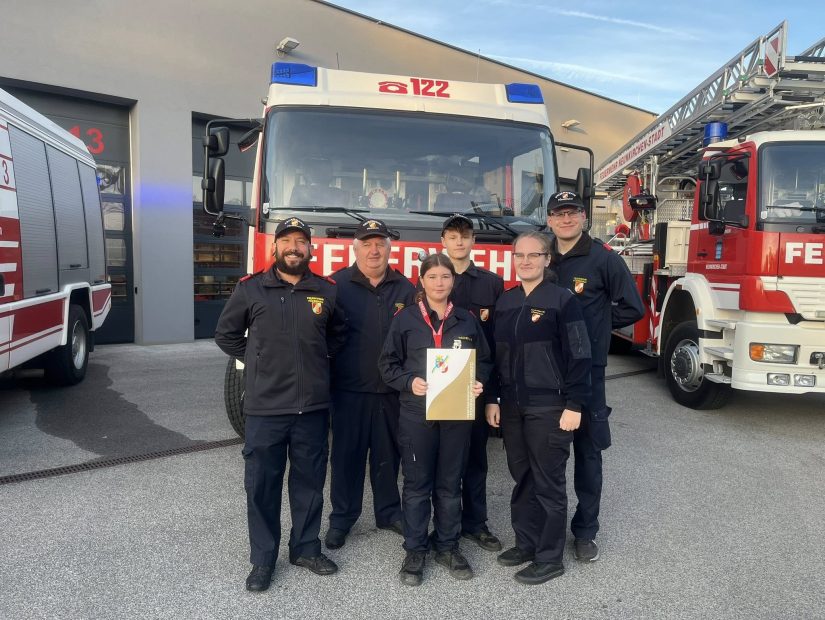 FEUERWEHRJUGENDLEISTUNGSABZEICHEN IN GOLD