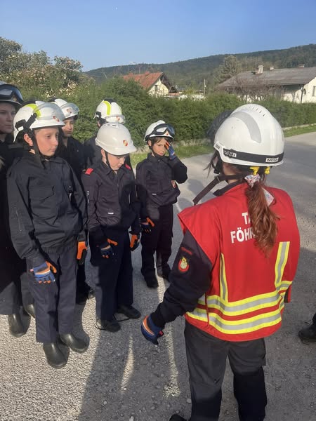 FEUERWEHRÜBERGREIFENDE ÜBUNG DER FEUERWEHRJUGEND