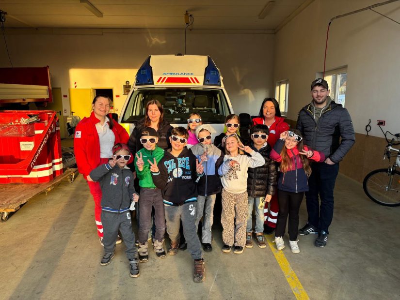 BESUCH VOM ROTEN KREUZ IN DER KINDERFEUERWEHRSTUNDE