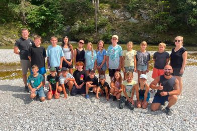 AUSFLUG DER FEUERWEHRJUGEND IN DAS HÖLLENTAL