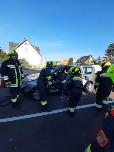 12042025 Übung Menschenrettung aus KFZ 4