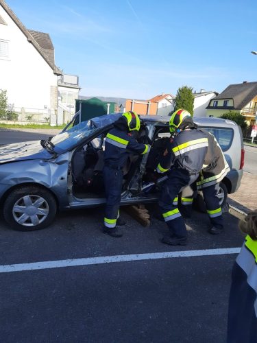 12042025 Übung Menschenrettung aus KFZ 5