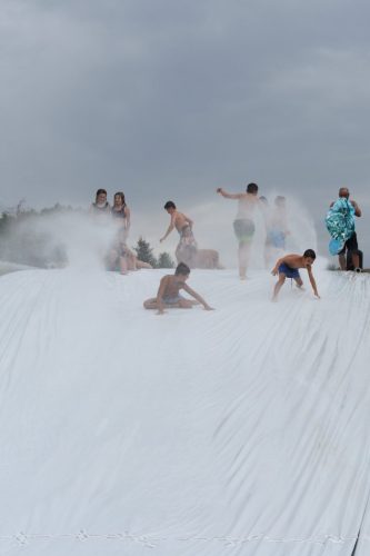 29082025 Wasserrutsche mit KF  FJ 1