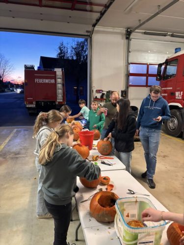 30102025 Kürbisschnitzen 3