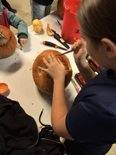 30102025 Kürbisschnitzen 5