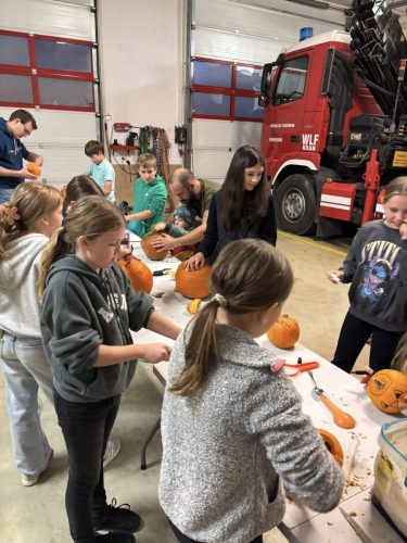 30102025 Kürbisschnitzen 7