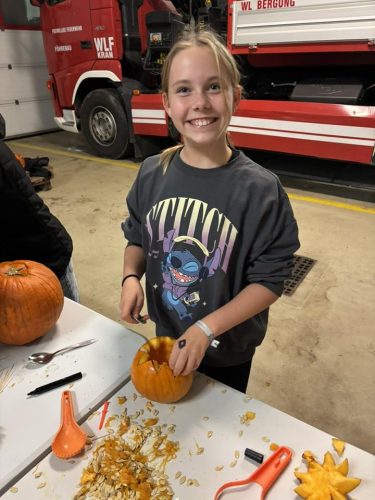 30102025 Kürbisschnitzen 8